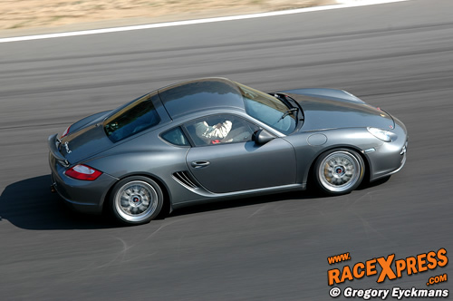Porsche Cayman GT4